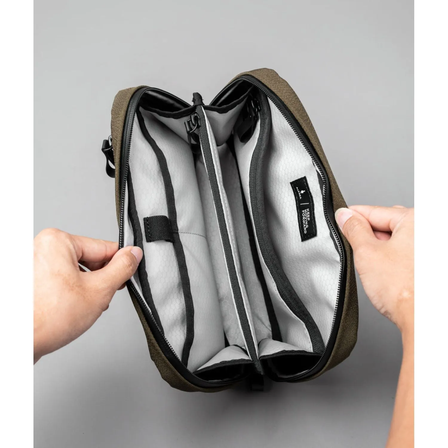 ALPAKA Elements Tech Case Sling