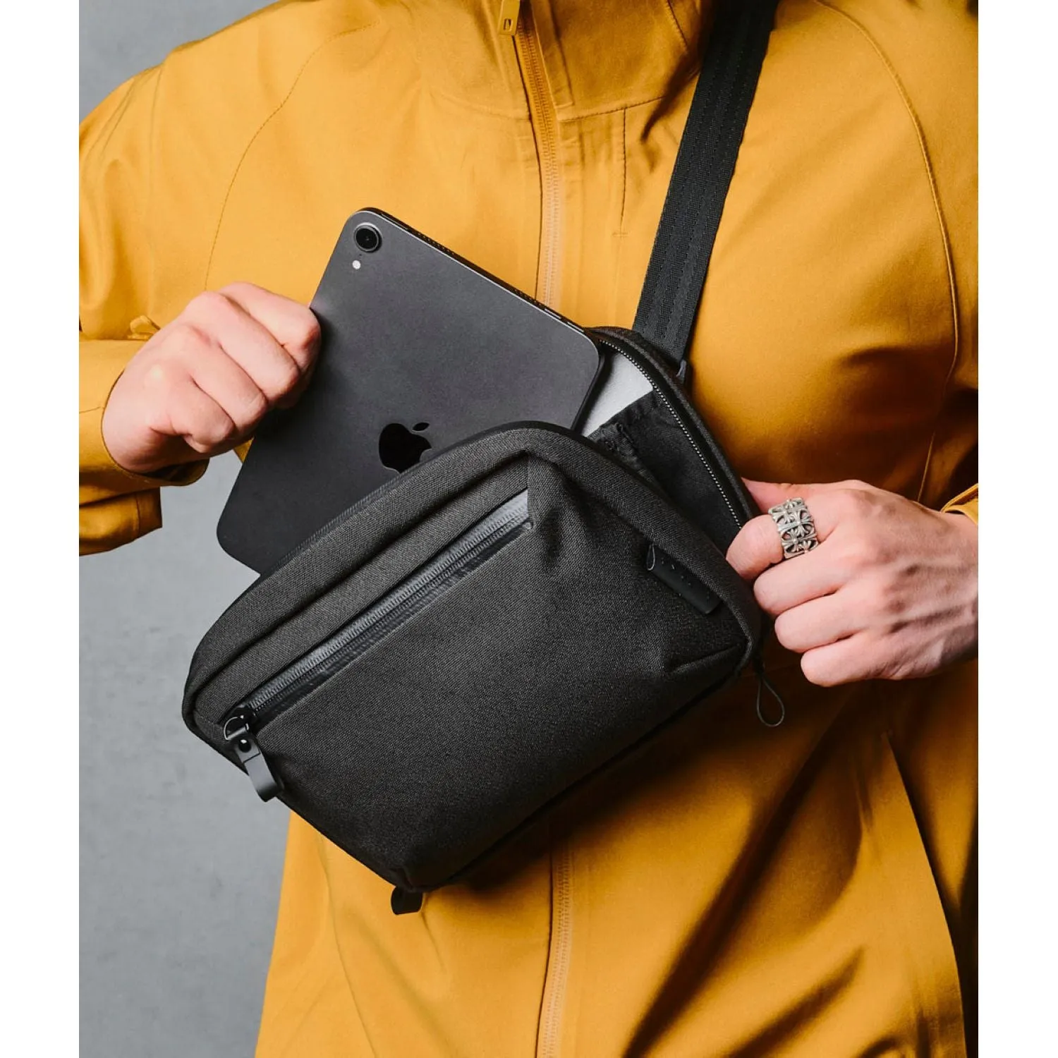 ALPAKA Elements Tech Case Sling