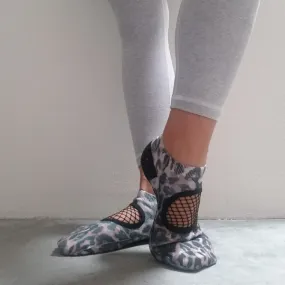 Arebesk Fishnet Grip Socks - Leopard (Barre / Pilates)