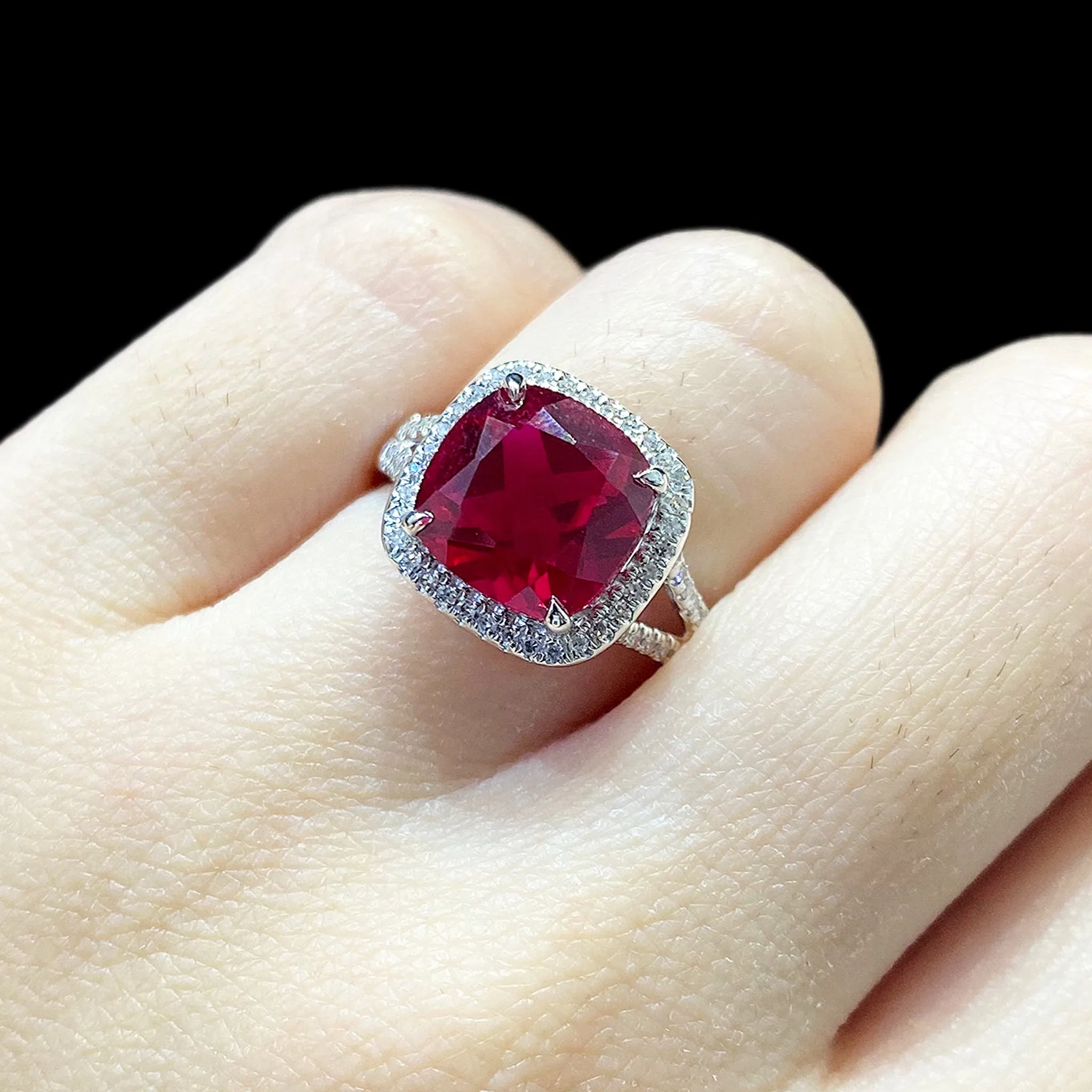 #LVNA2024 |  Cushion Red Ruby Gemstones Diamond Ring 14kt