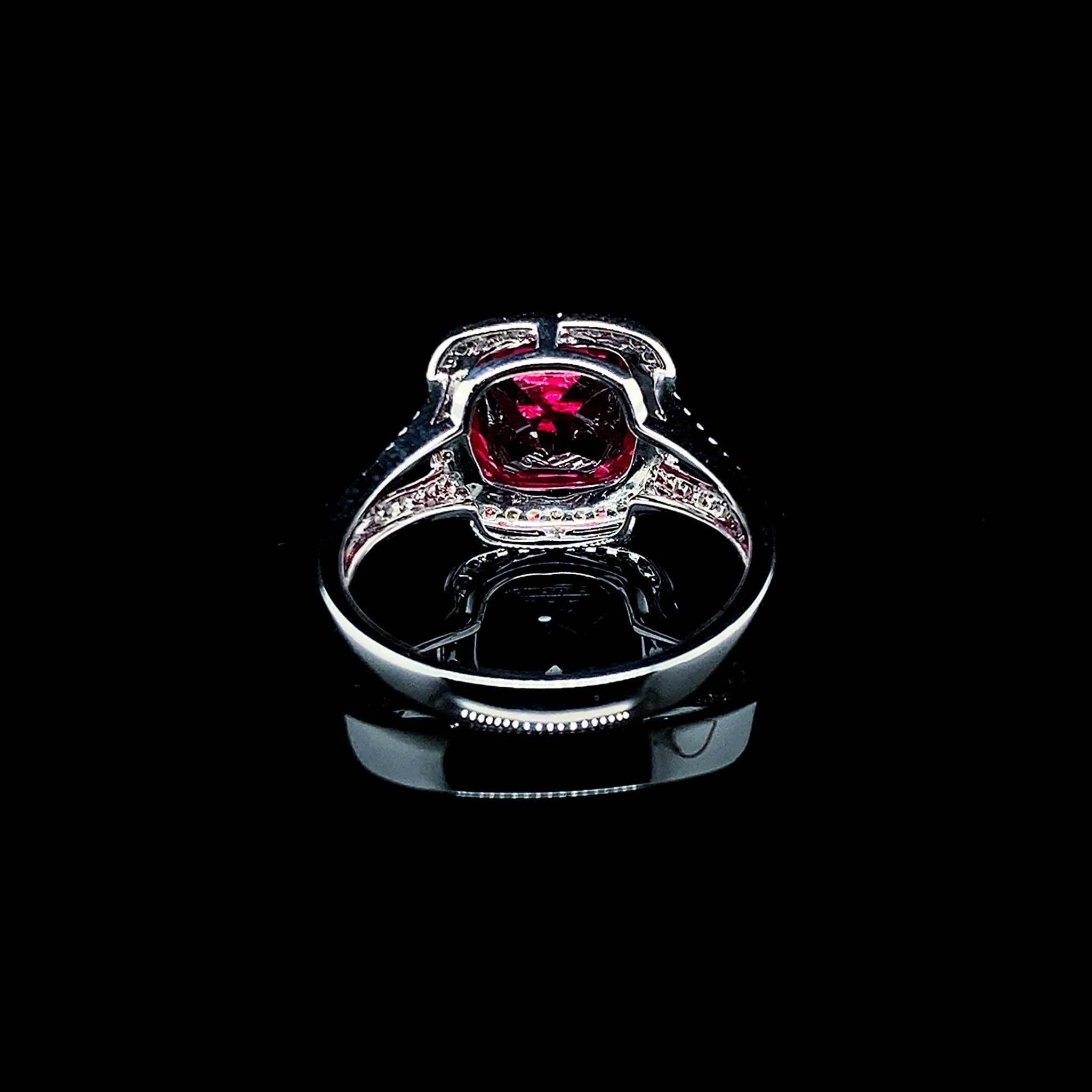 #LVNA2024 |  Cushion Red Ruby Gemstones Diamond Ring 14kt