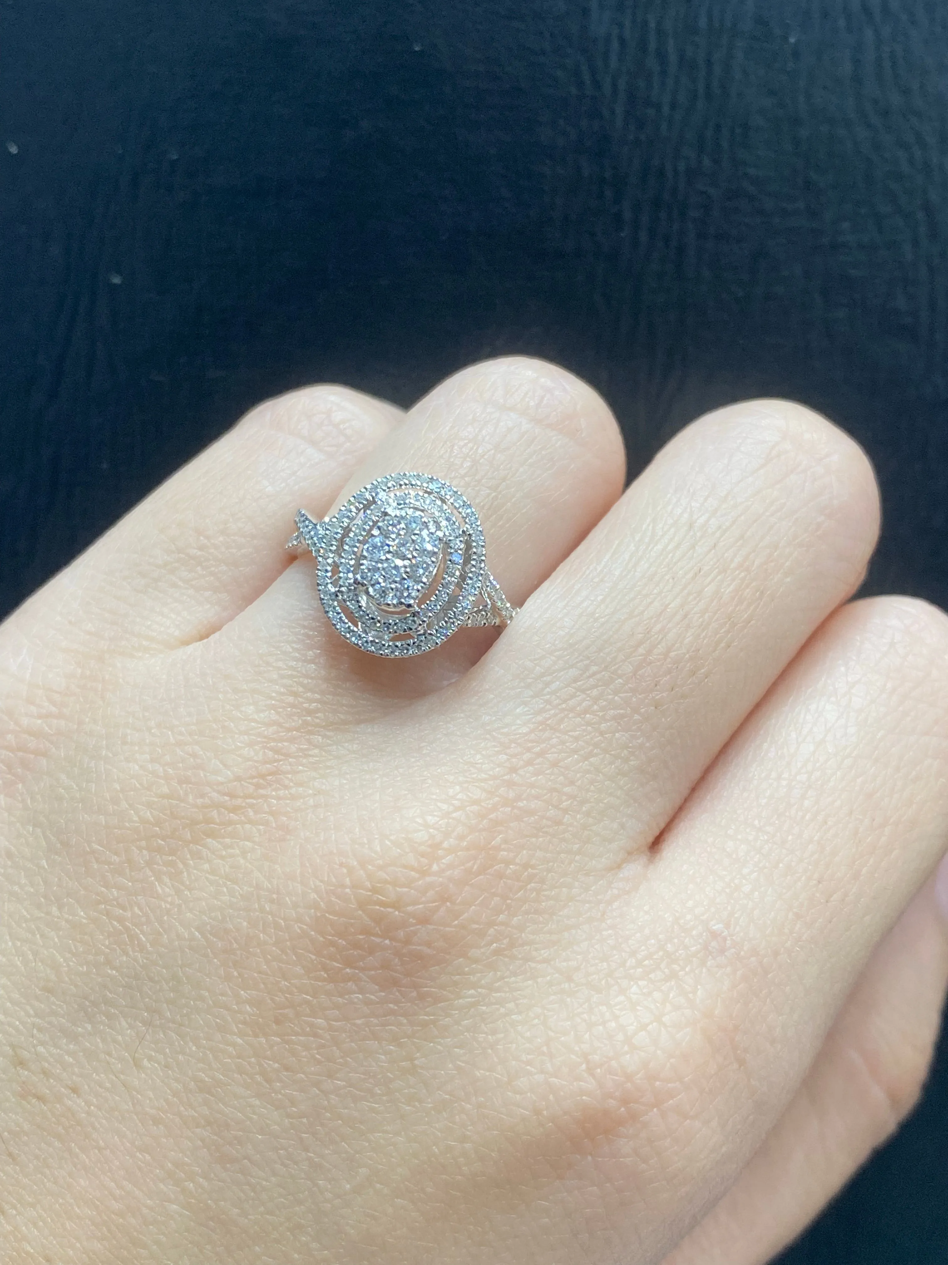 #LVNA2024 |  Oval Halo Paved Diamond Ring 14kt