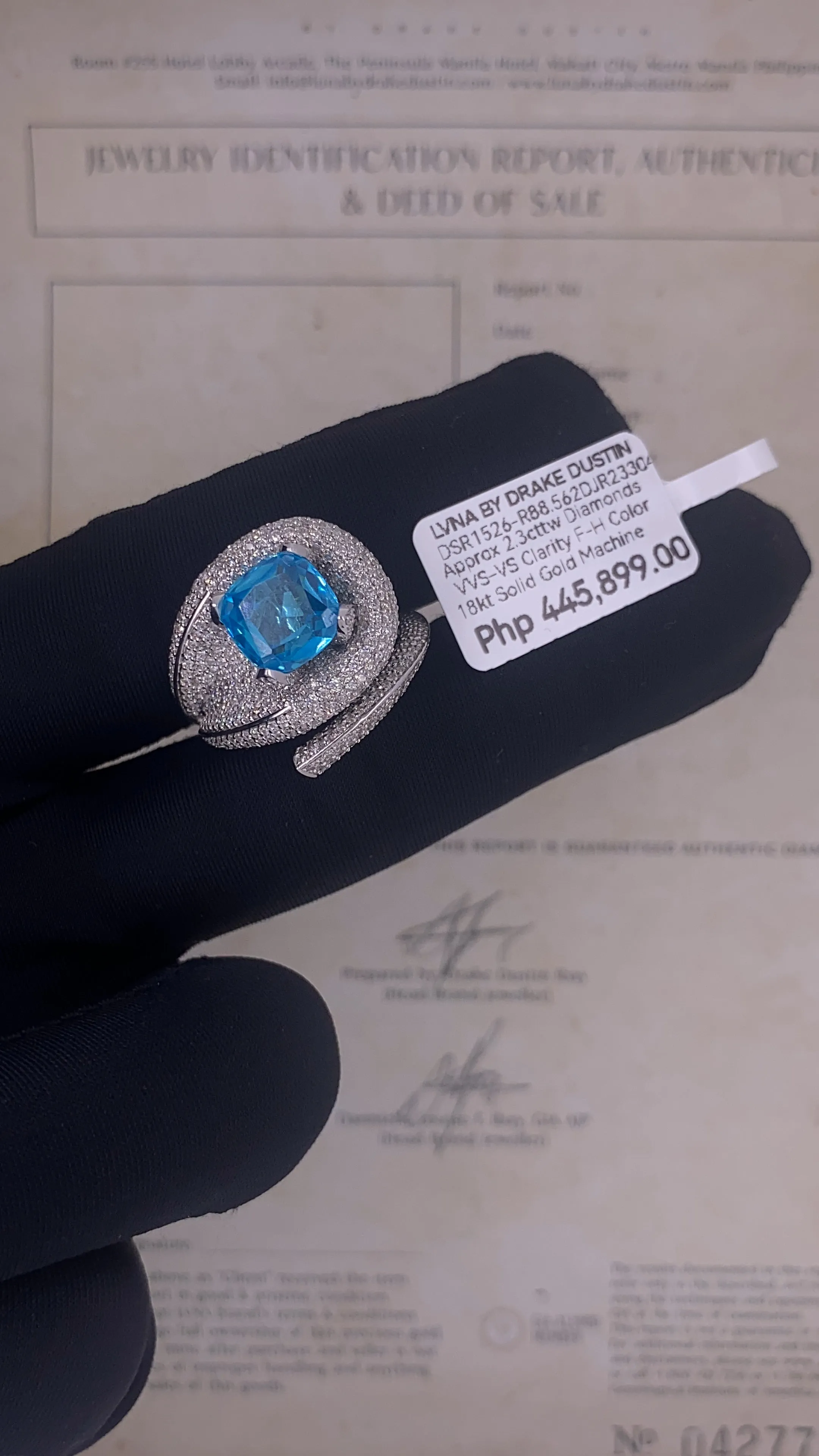 #LVNA2024 |  Unisex Cushion Blue Topaz Gemstones Statement Diamong Ring 18kt