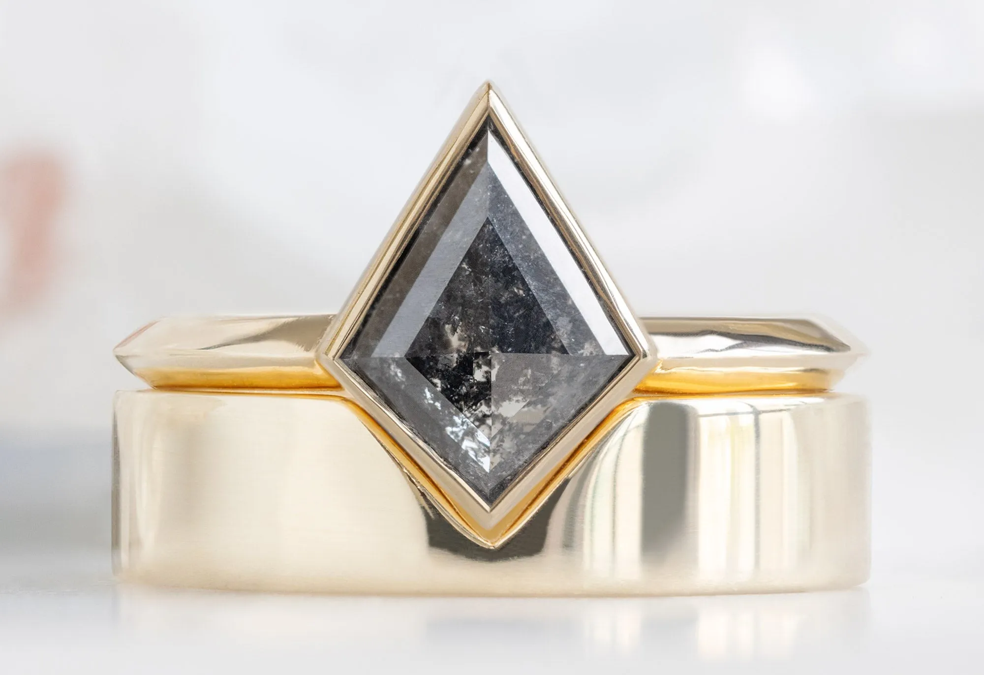 The Hazel Ring with a Kite-Shaped Black Diamond